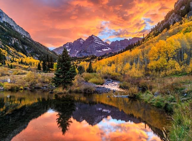 Hiking the Discovery Trail tops our list of things to in Seattle in fall and winter.