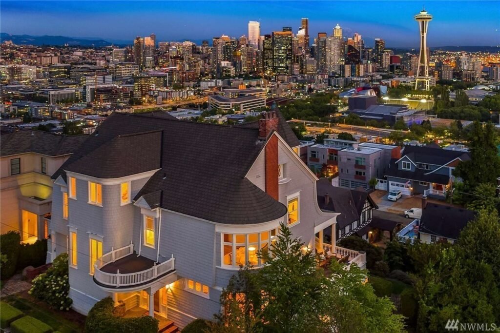 The Highland Drive mansions at Queen Anne, Seattle. Near Kerry Park